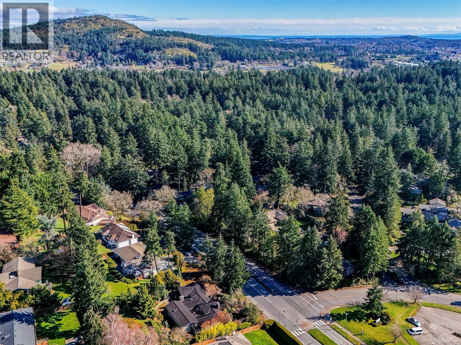  930 Royal Oak Drive, Saanich