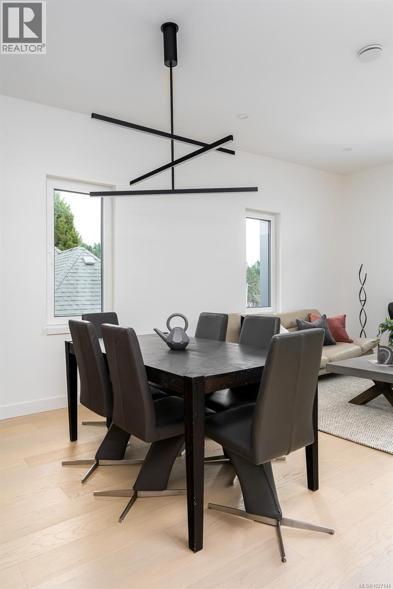 3 1417 May Street, Victoria