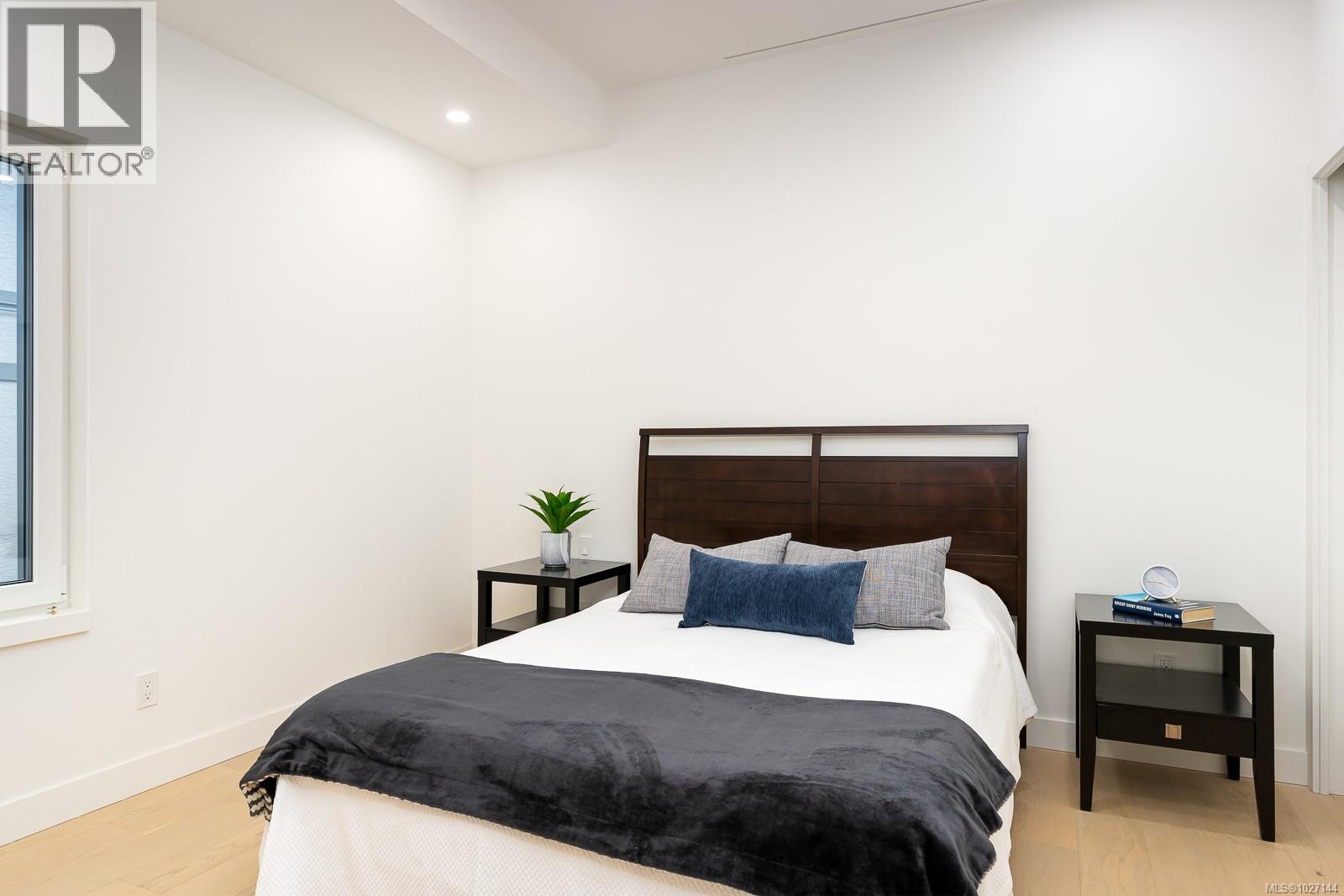 3 1417 May Street, Victoria