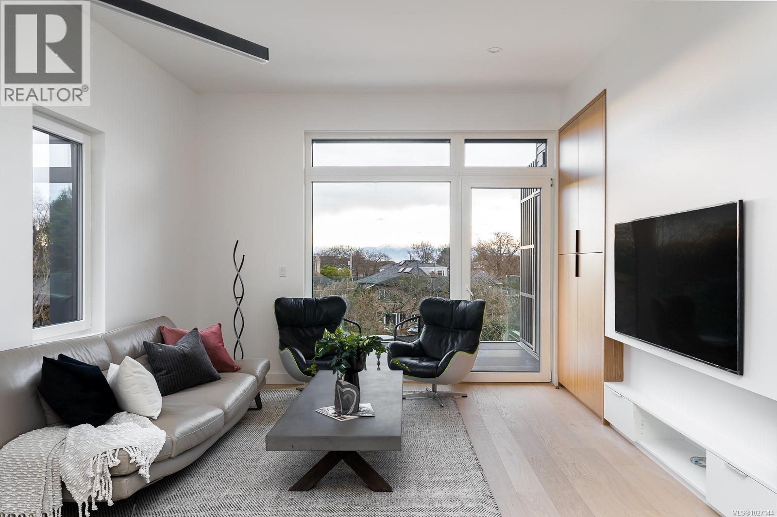 3 1417 May Street, Victoria