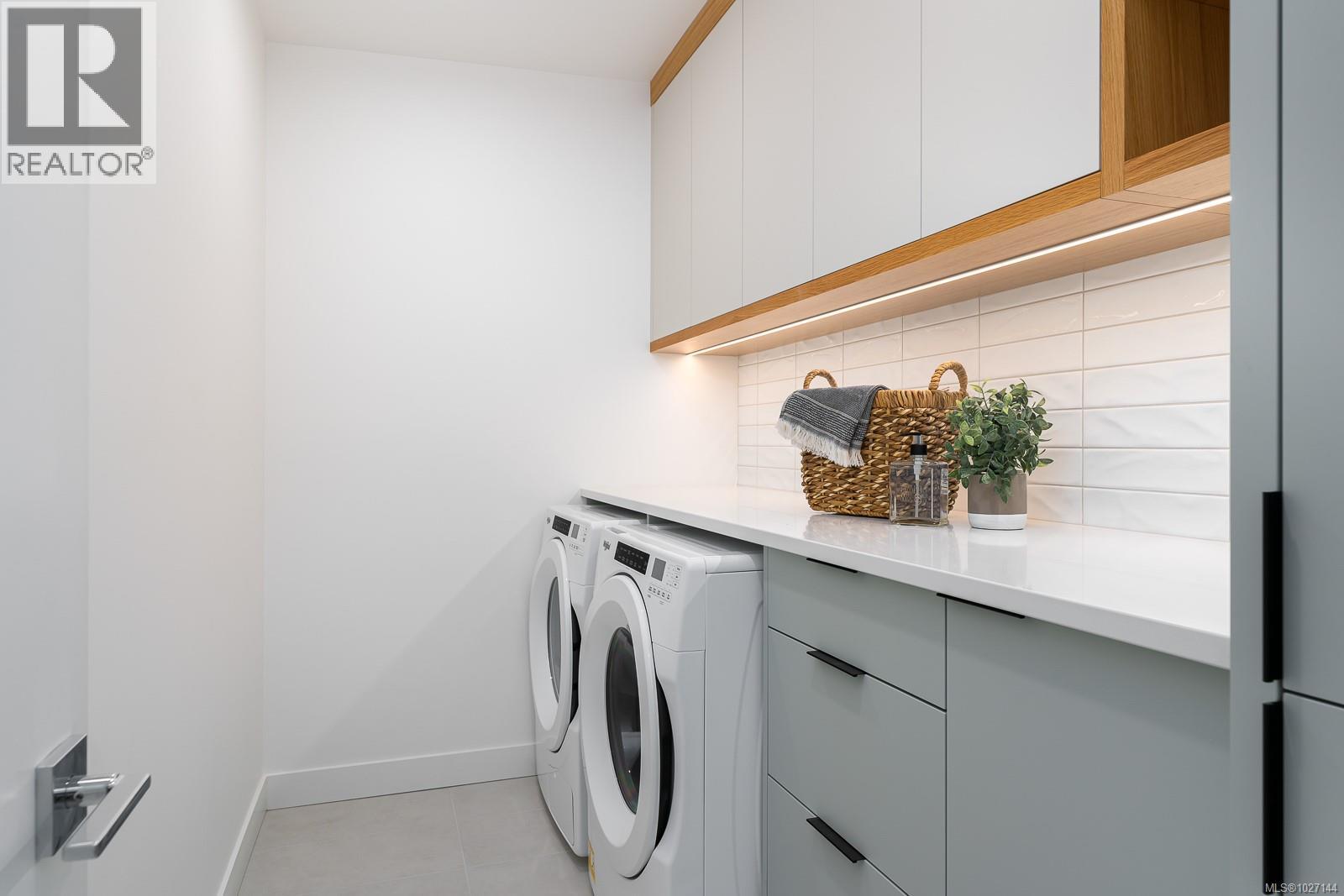 3 1417 May Street, Victoria