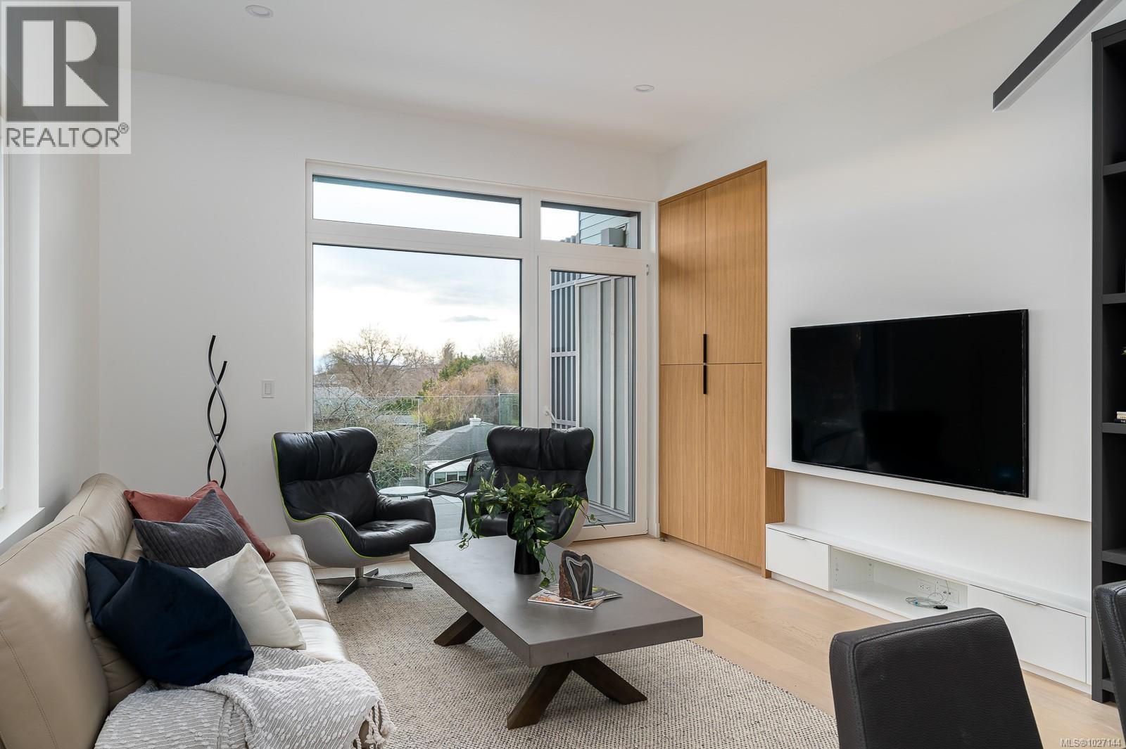 3 1417 May Street, Victoria