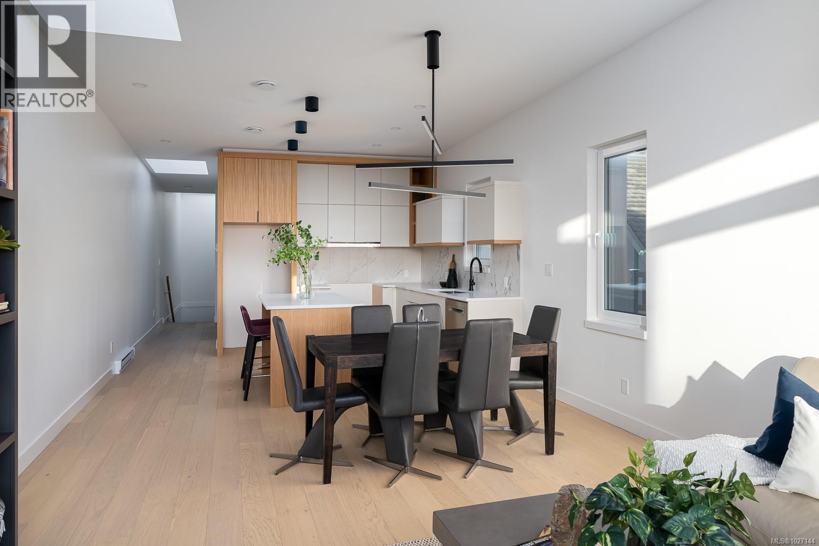 3 1417 May Street, Victoria