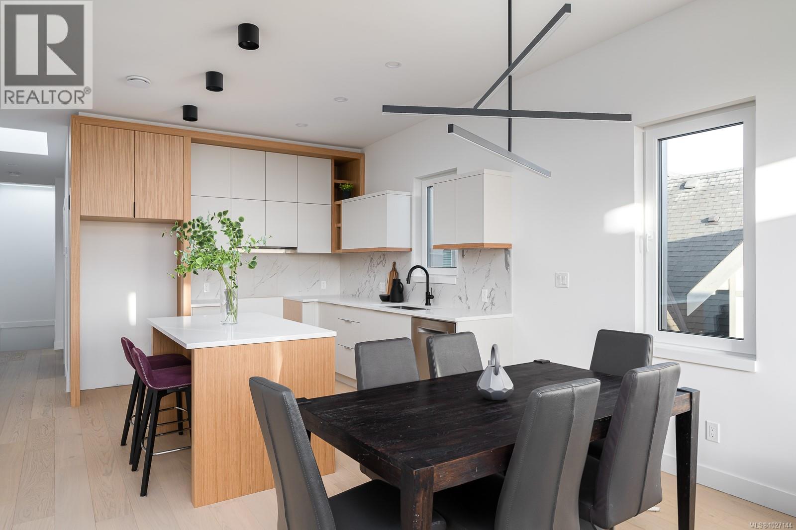 3 1417 May Street, Victoria