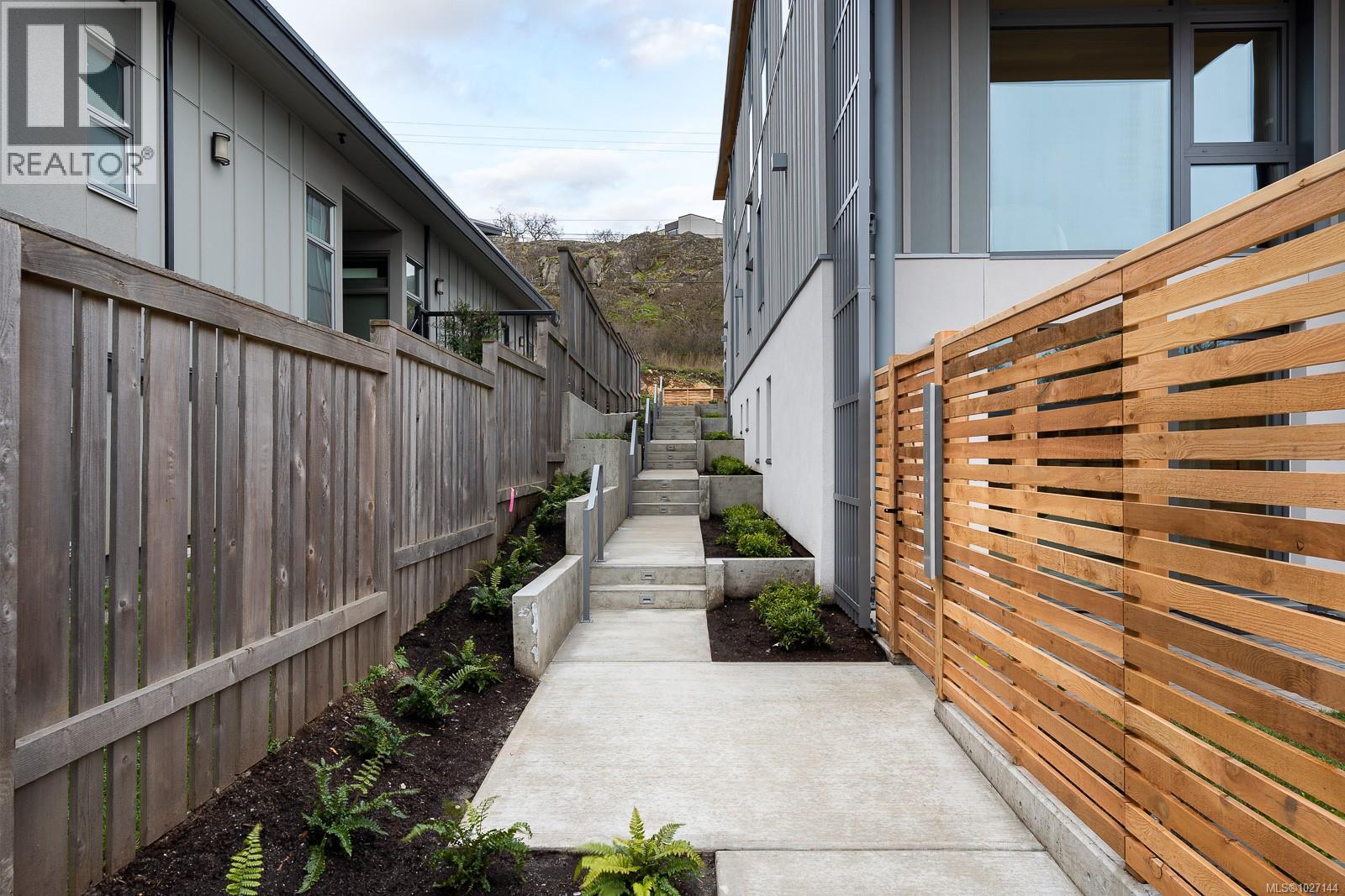 3 1417 May Street, Victoria