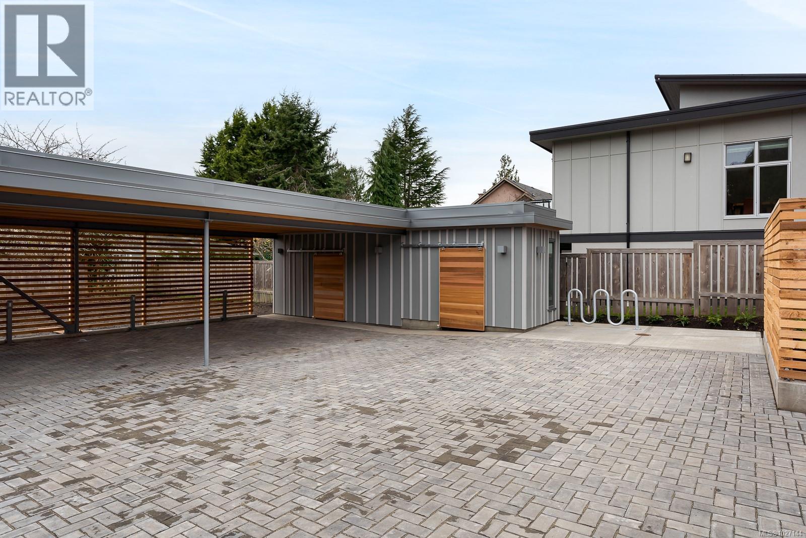 3 1417 May Street, Victoria