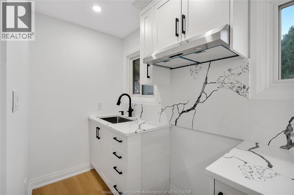 1377 GRANVILLE CRESCENT - 12