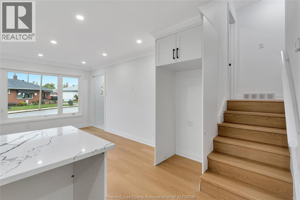 1377 GRANVILLE CRESCENT - 14