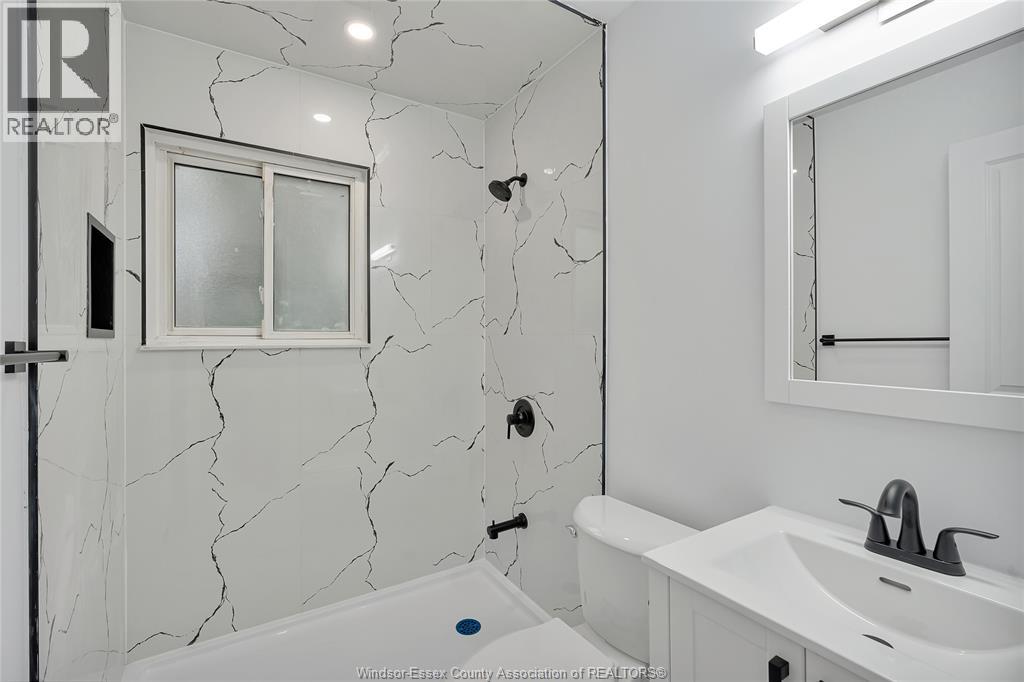 1377 GRANVILLE CRESCENT - 17