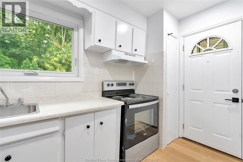 1377 GRANVILLE CRESCENT - 25