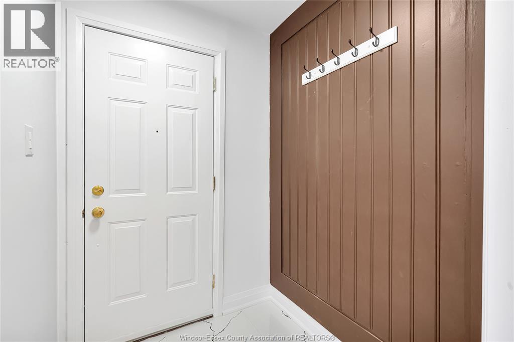 1377 GRANVILLE CRESCENT - 5