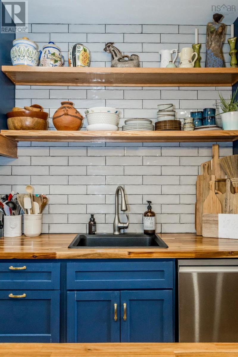 Property 6 of 39 of 204 151 Ritchie Street