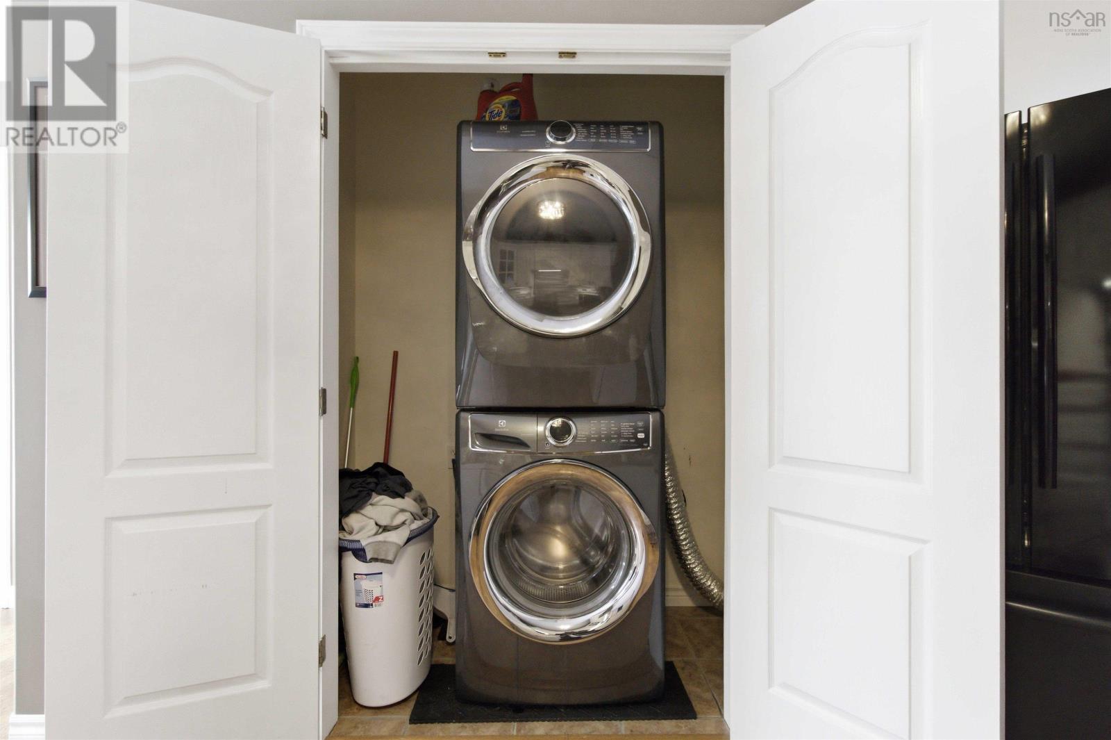 Property 40 of 49 of 378 Kingswood Drive