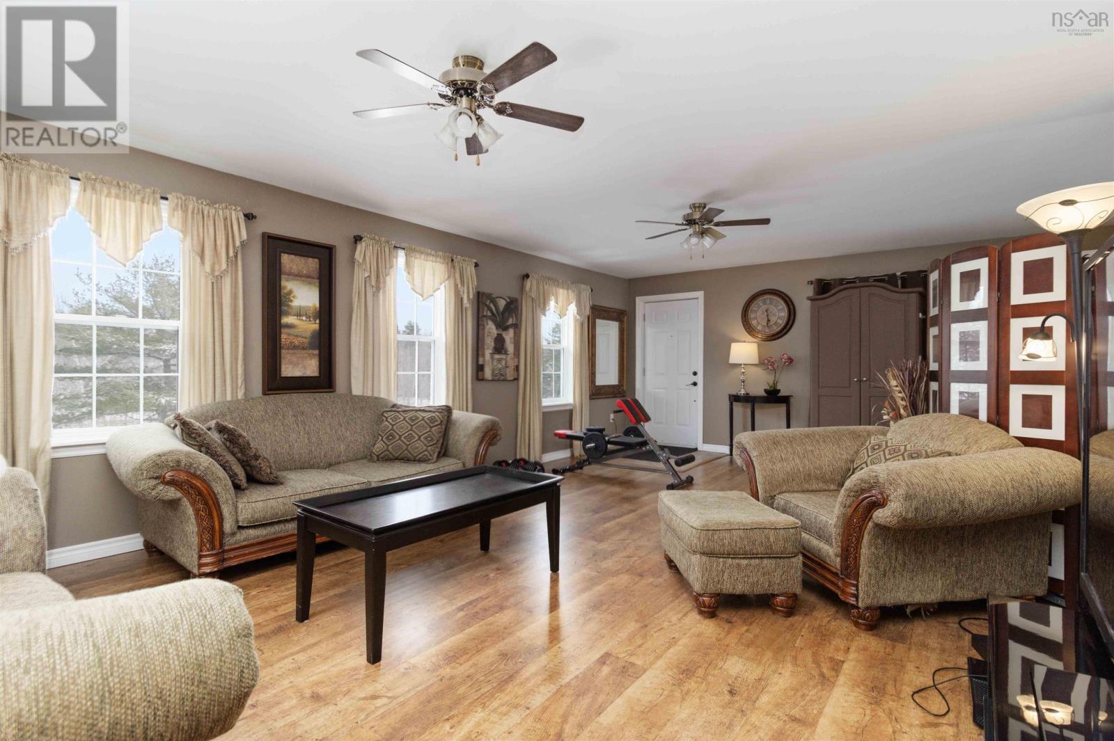 Property 33 of 49 of 378 Kingswood Drive