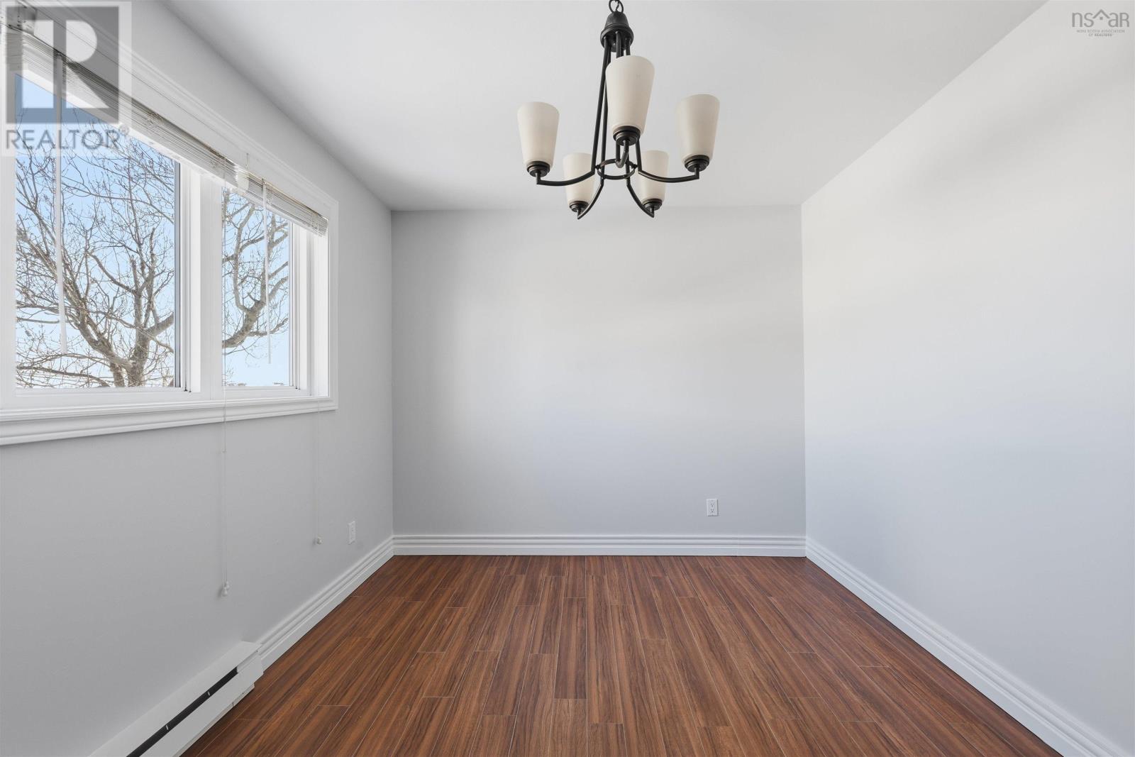 Property 20 of 32 of 204 182 Farnham Gate Road