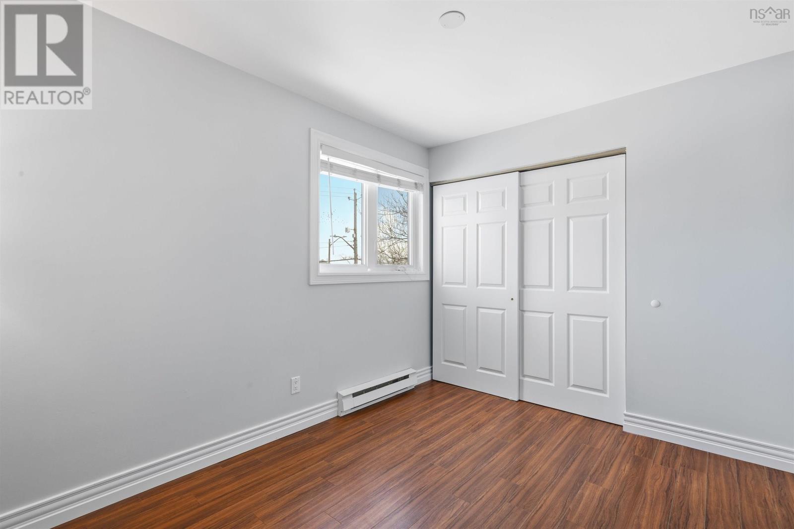 Property 25 of 32 of 204 182 Farnham Gate Road