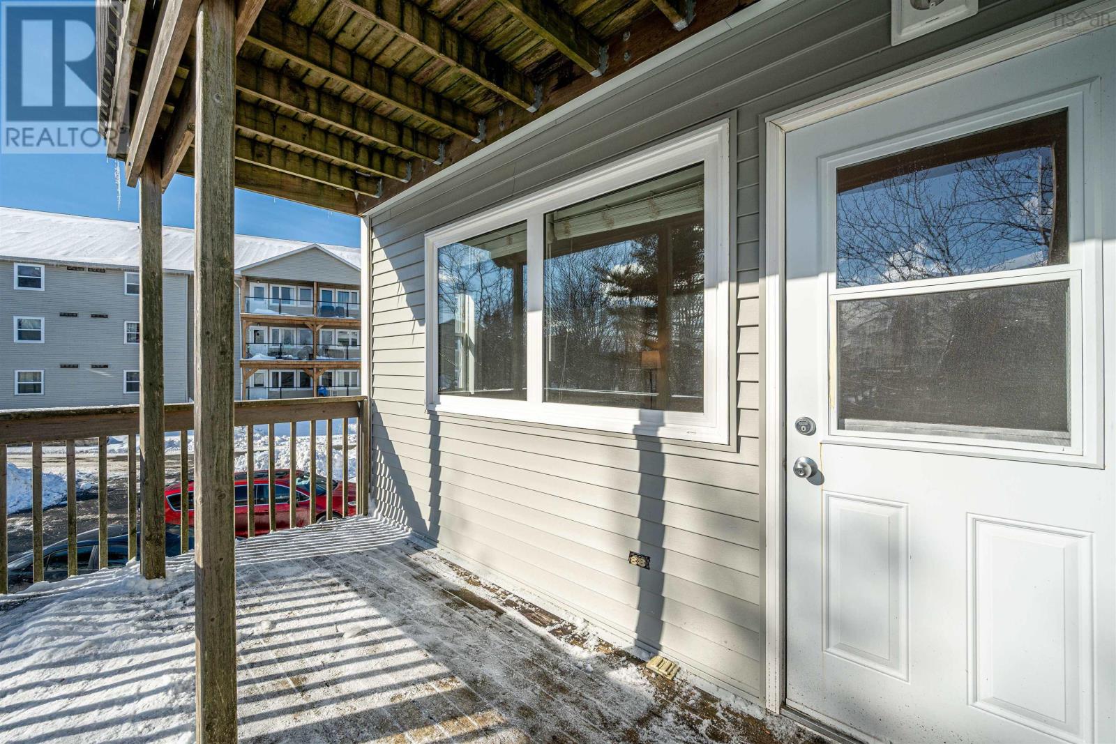 Property 31 of 32 of 204 182 Farnham Gate Road