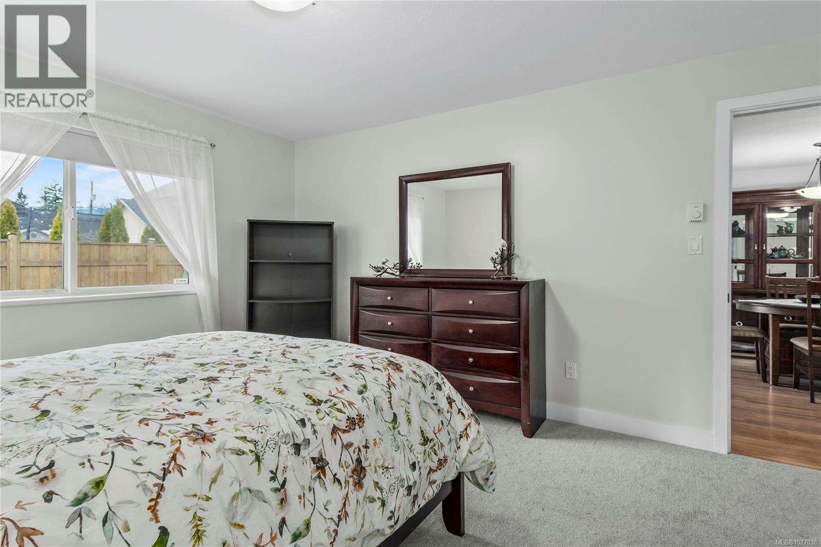 6 3400 Coniston Cres, Cumberland