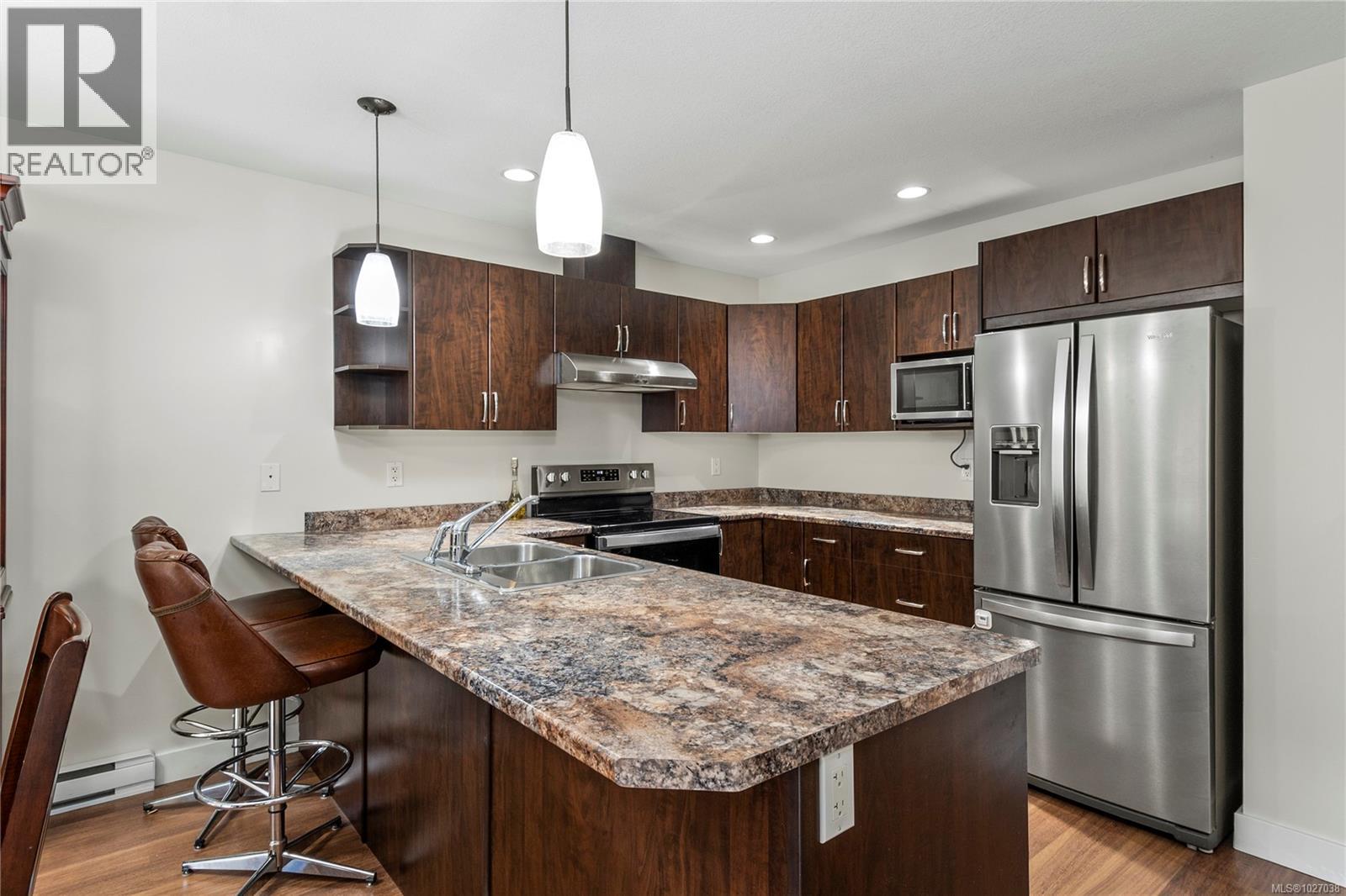 6 3400 Coniston Cres - Photo 5 of 33, Cumberland, British Columbia