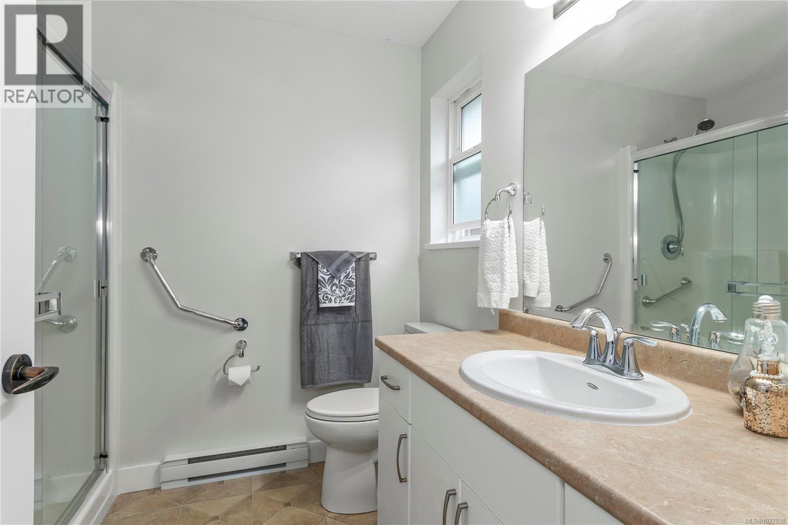 #6 3400 Coniston Cres - 17
