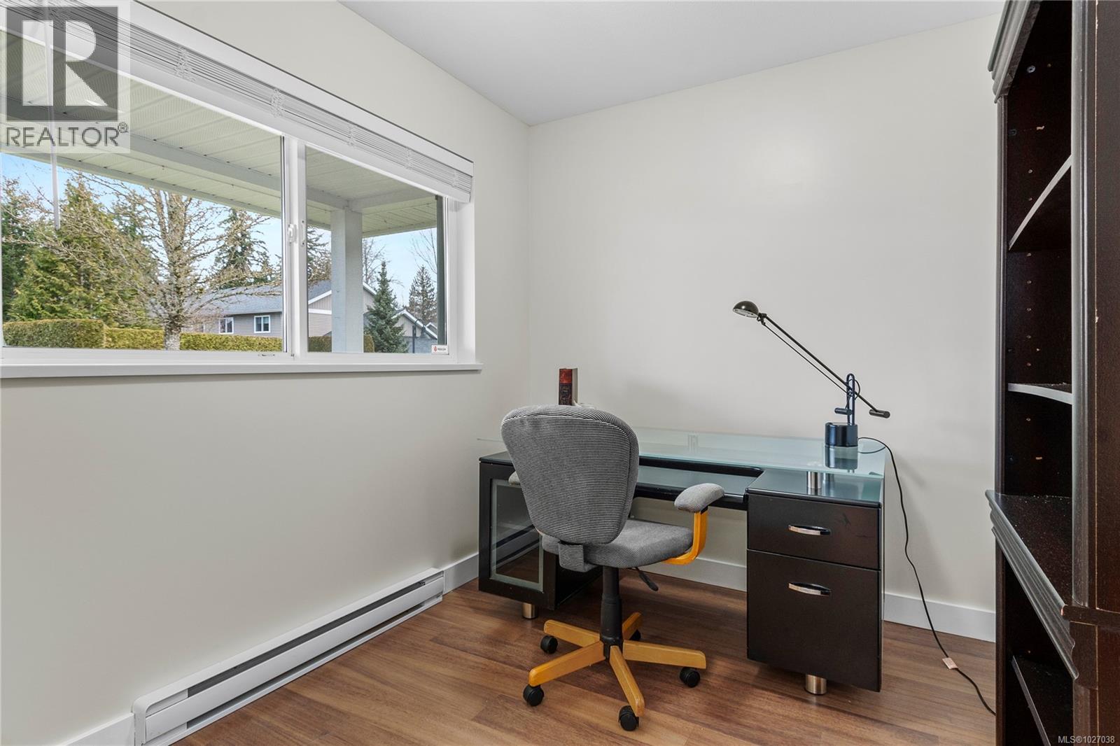 #6 3400 Coniston Cres - 22