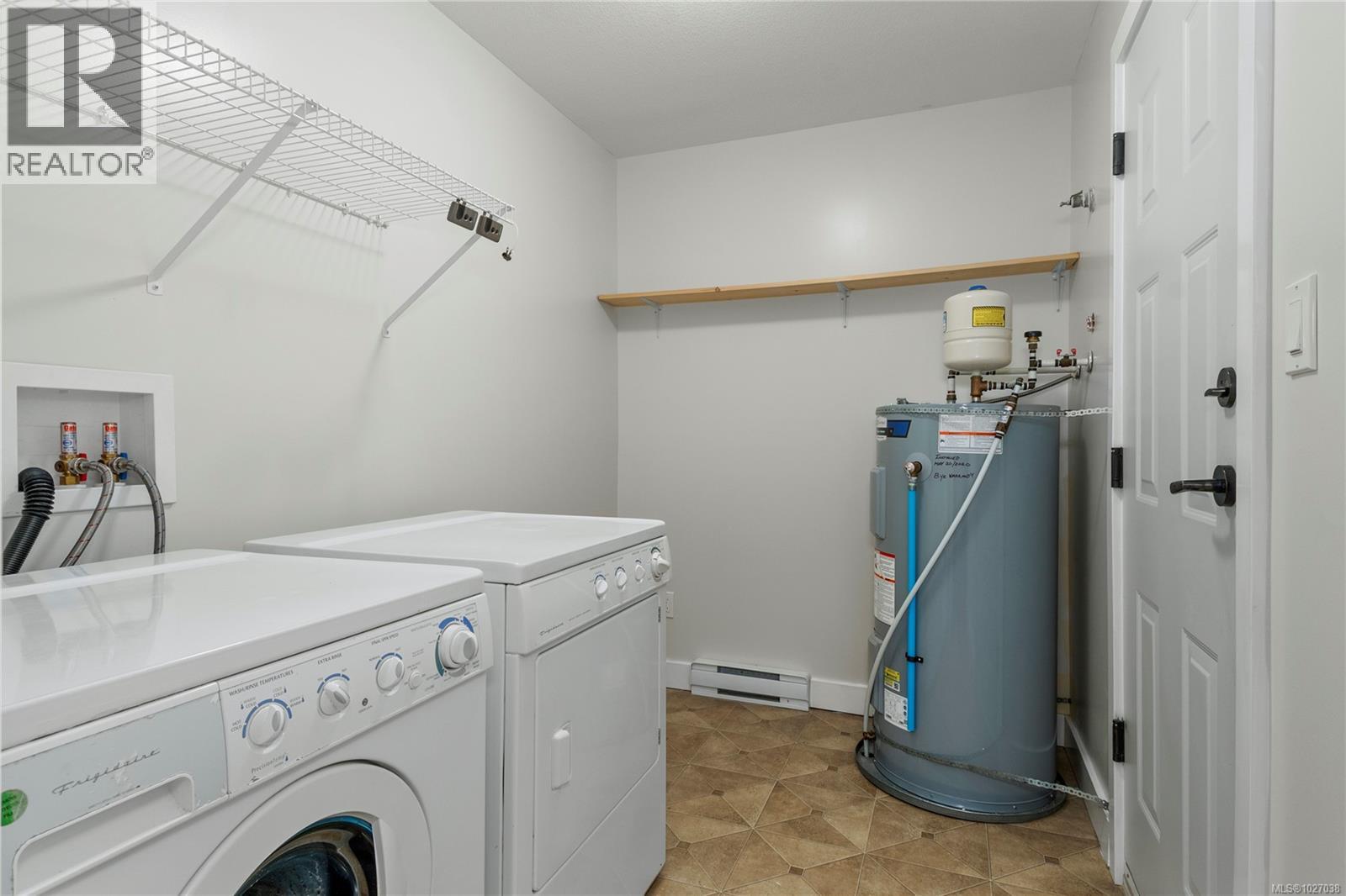 #6 3400 Coniston Cres - 24
