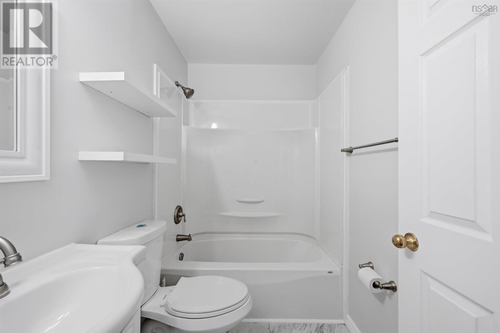 Property 28 of 32 of 204 182 Farnham Gate Road