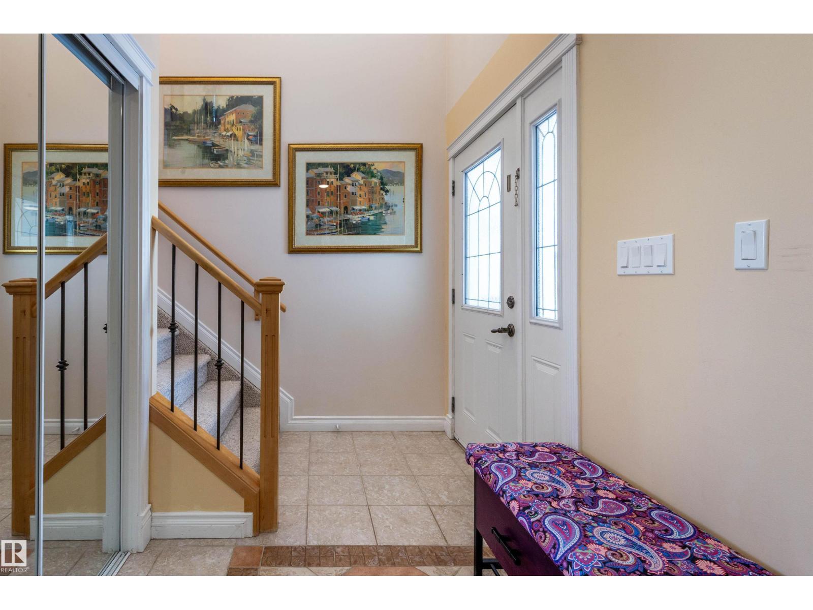 7131 168 AV NW - Photo 2 of 34, Edmonton, Alberta