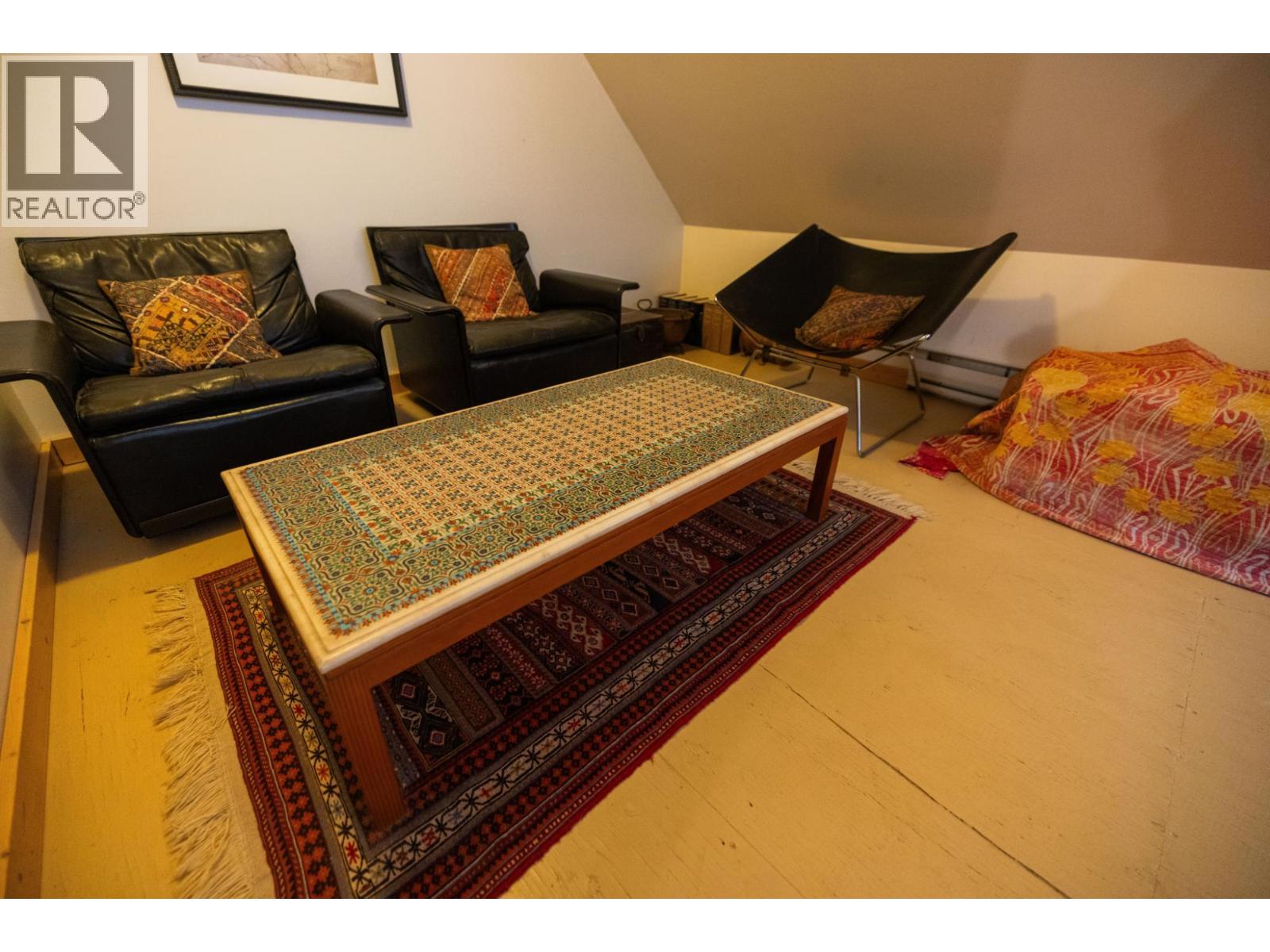 6225 PORTO RICO YMIR Road, Ymir