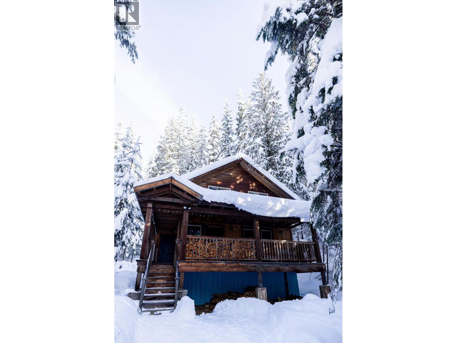 6225 PORTO RICO YMIR Road, Ymir