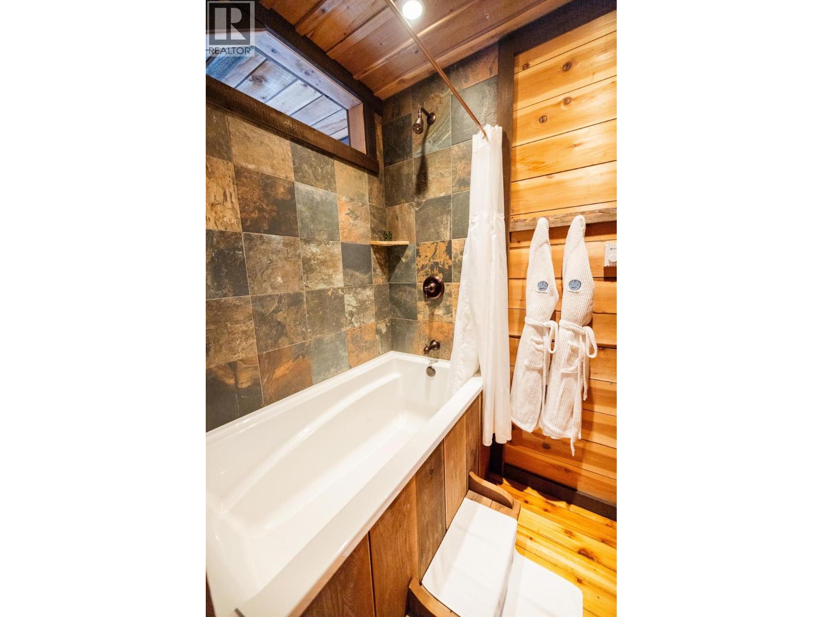 6225 PORTO RICO YMIR Road - 54
