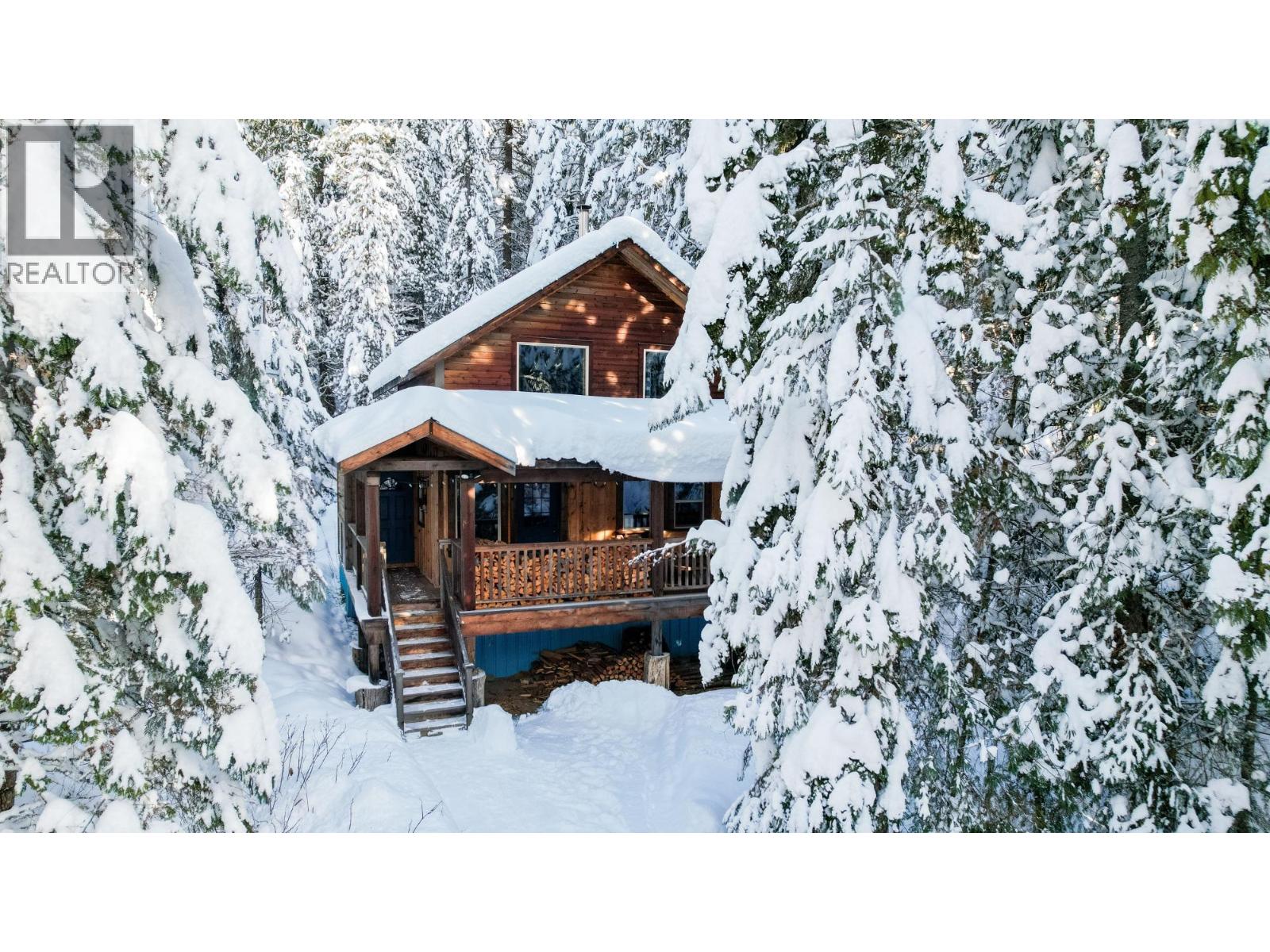 6225 PORTO RICO YMIR Road, Ymir