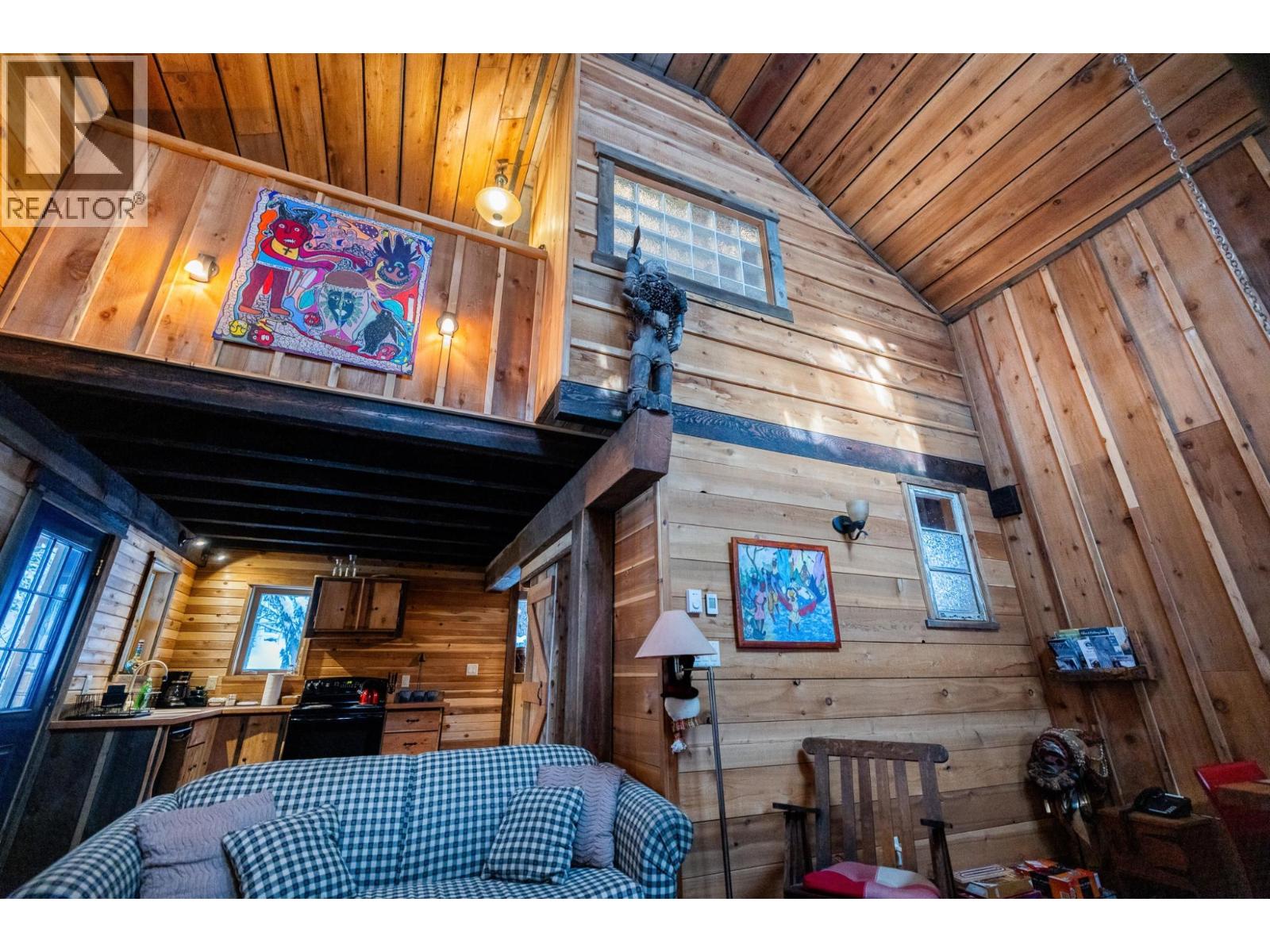 6225 PORTO RICO YMIR Road, Ymir