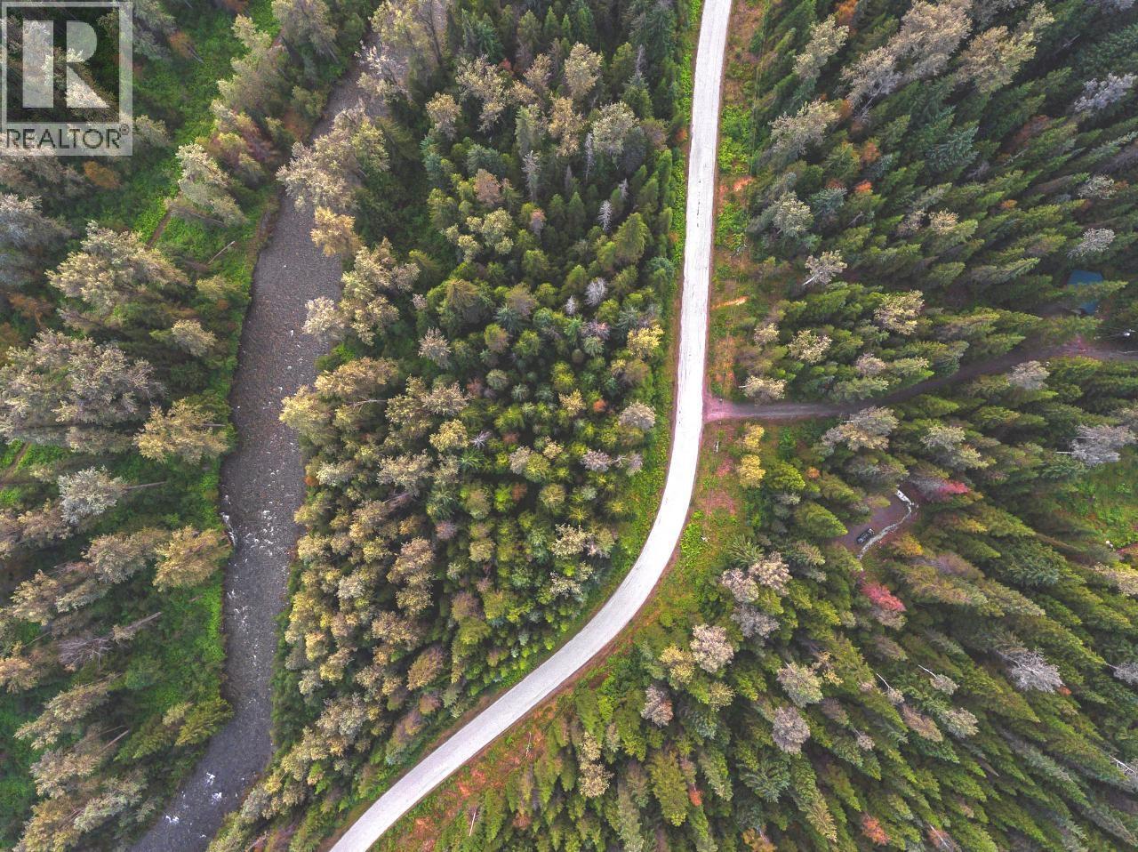 6225 PORTO RICO YMIR Road, Ymir