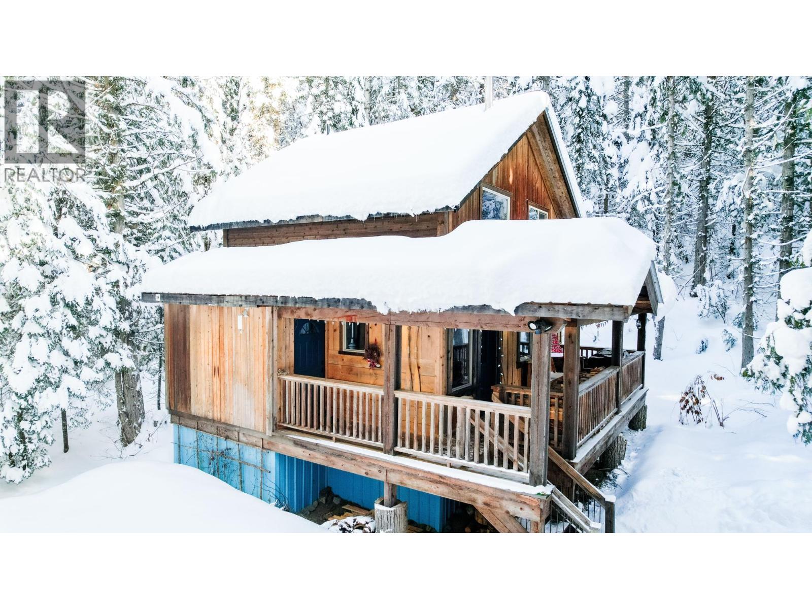 6225 PORTO RICO YMIR Road, Ymir