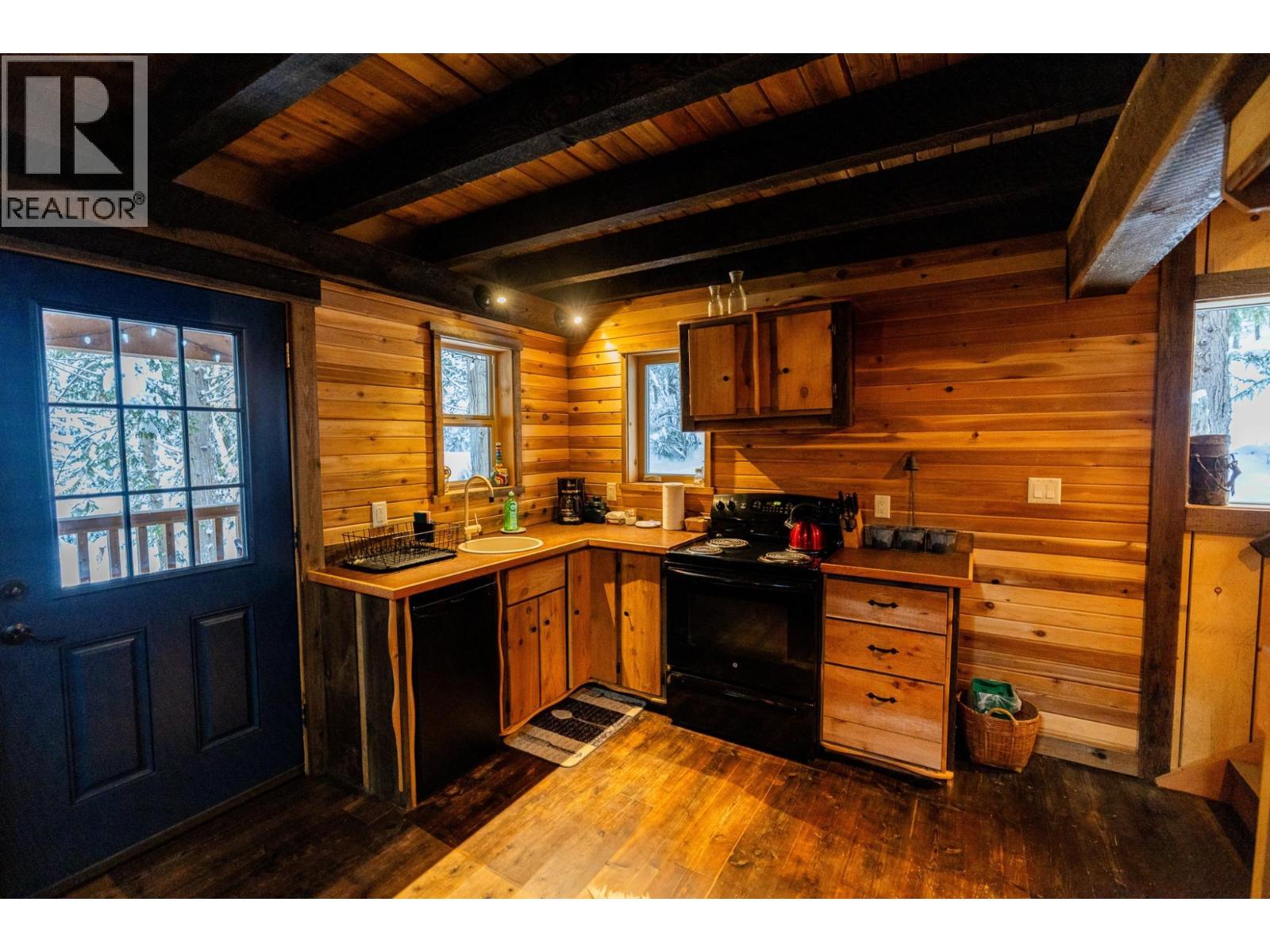 6225 PORTO RICO YMIR Road - 82
