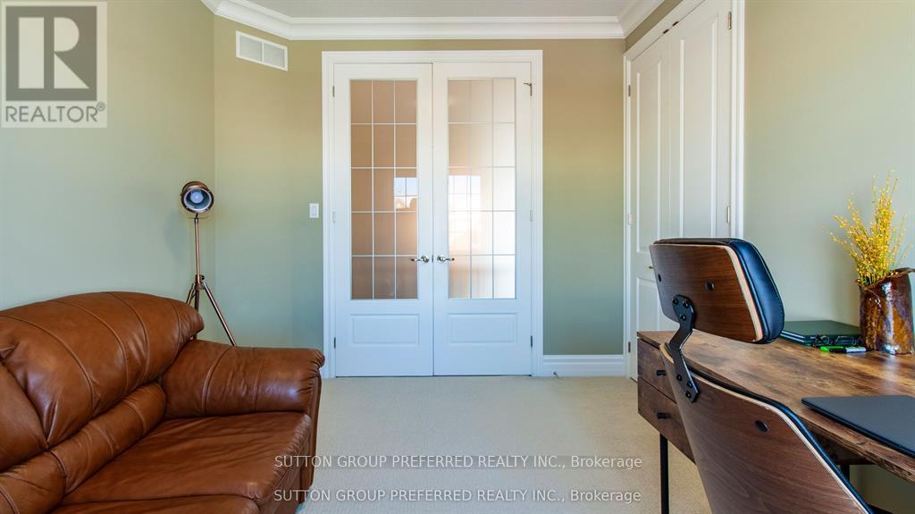 369 SKYLINE AVENUE - Photo 4 of 48, London North (North B), Ontario