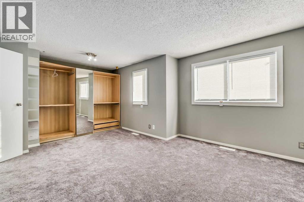 Single Family House for Sale in  Woodmont Terrace SW Woodbine Calgary 