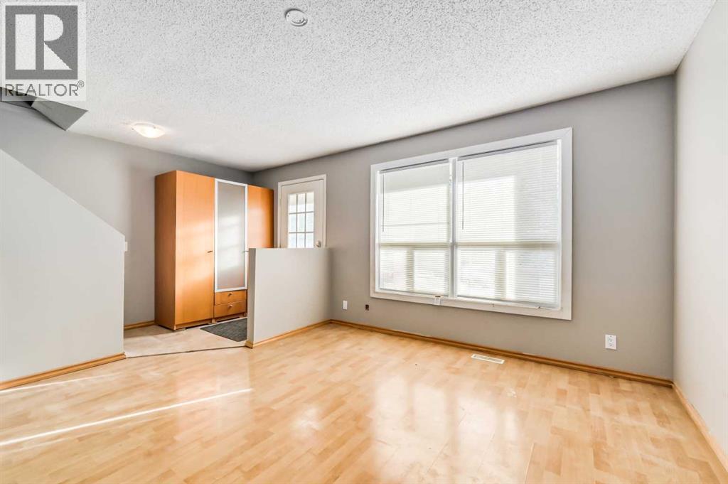 Single Family House for Sale in  Woodmont Terrace SW Woodbine Calgary 