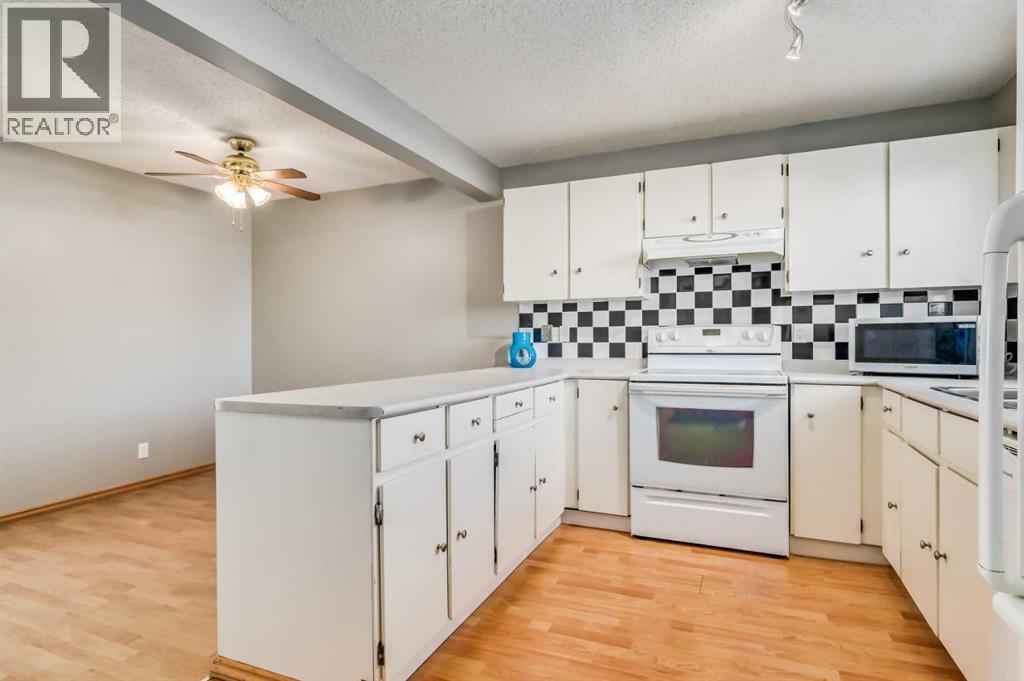 Single Family House for Sale in  Woodmont Terrace SW Woodbine Calgary 