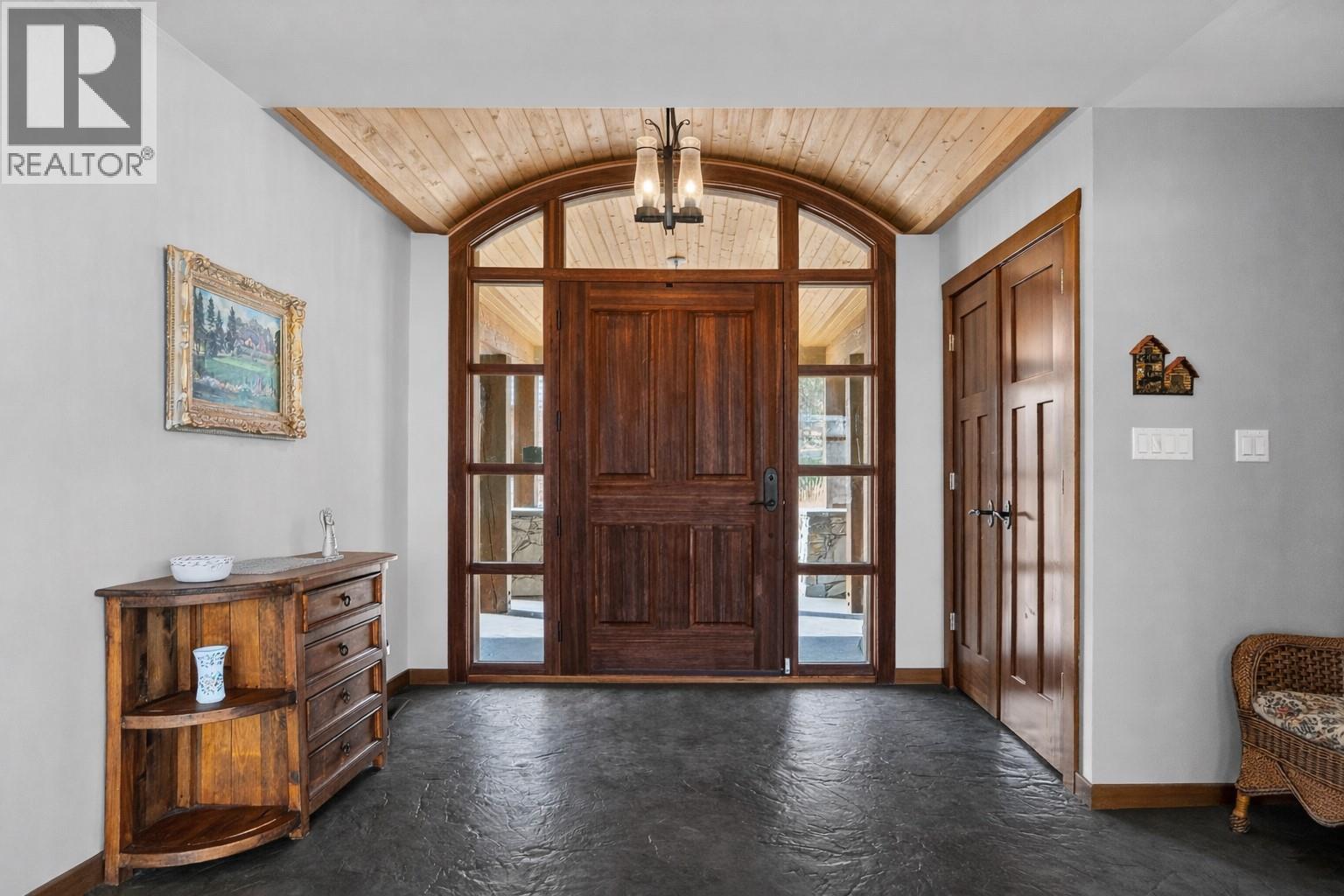  660 Pineview Drive, Kaleden