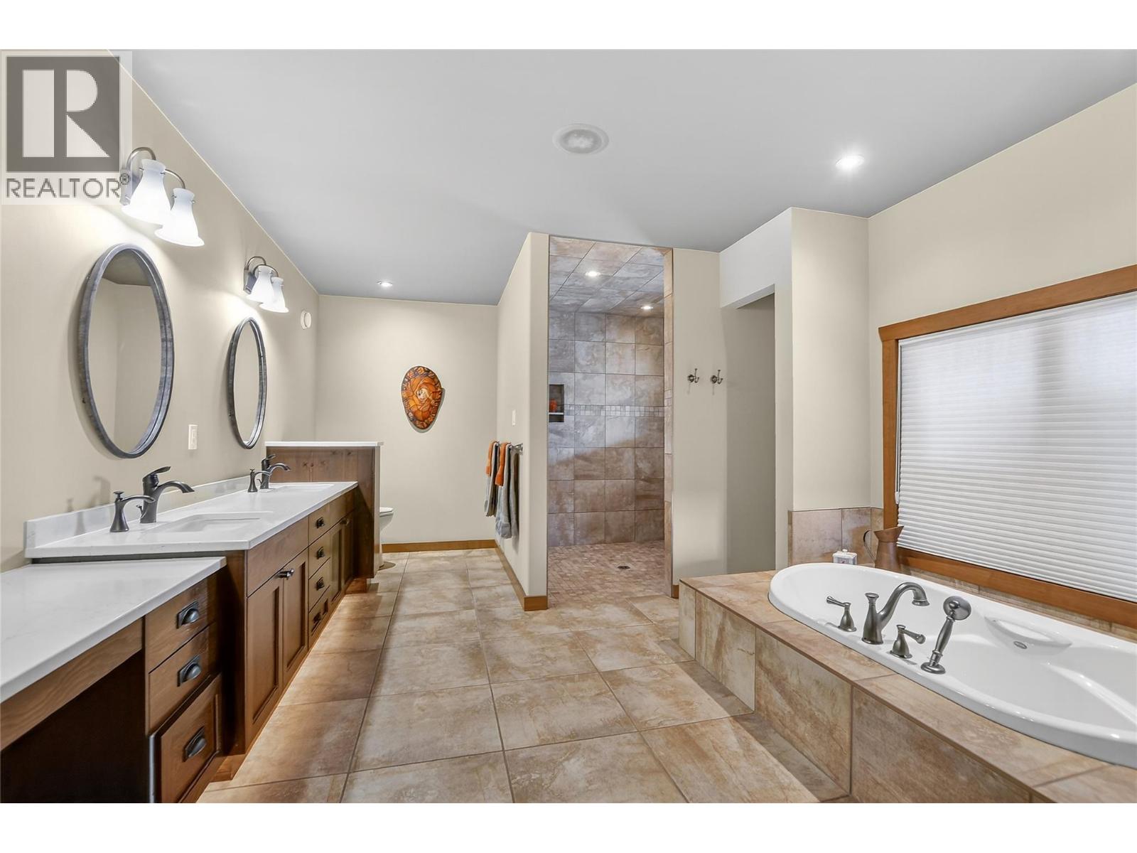  660 Pineview Drive, Kaleden