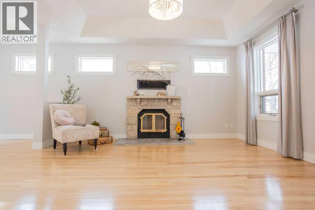 737 8 Avenue - Photo 5 of 46, Wainwright, Alberta