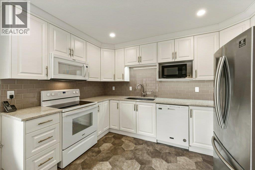 115 REDWING Place Unit# 18, Oliver