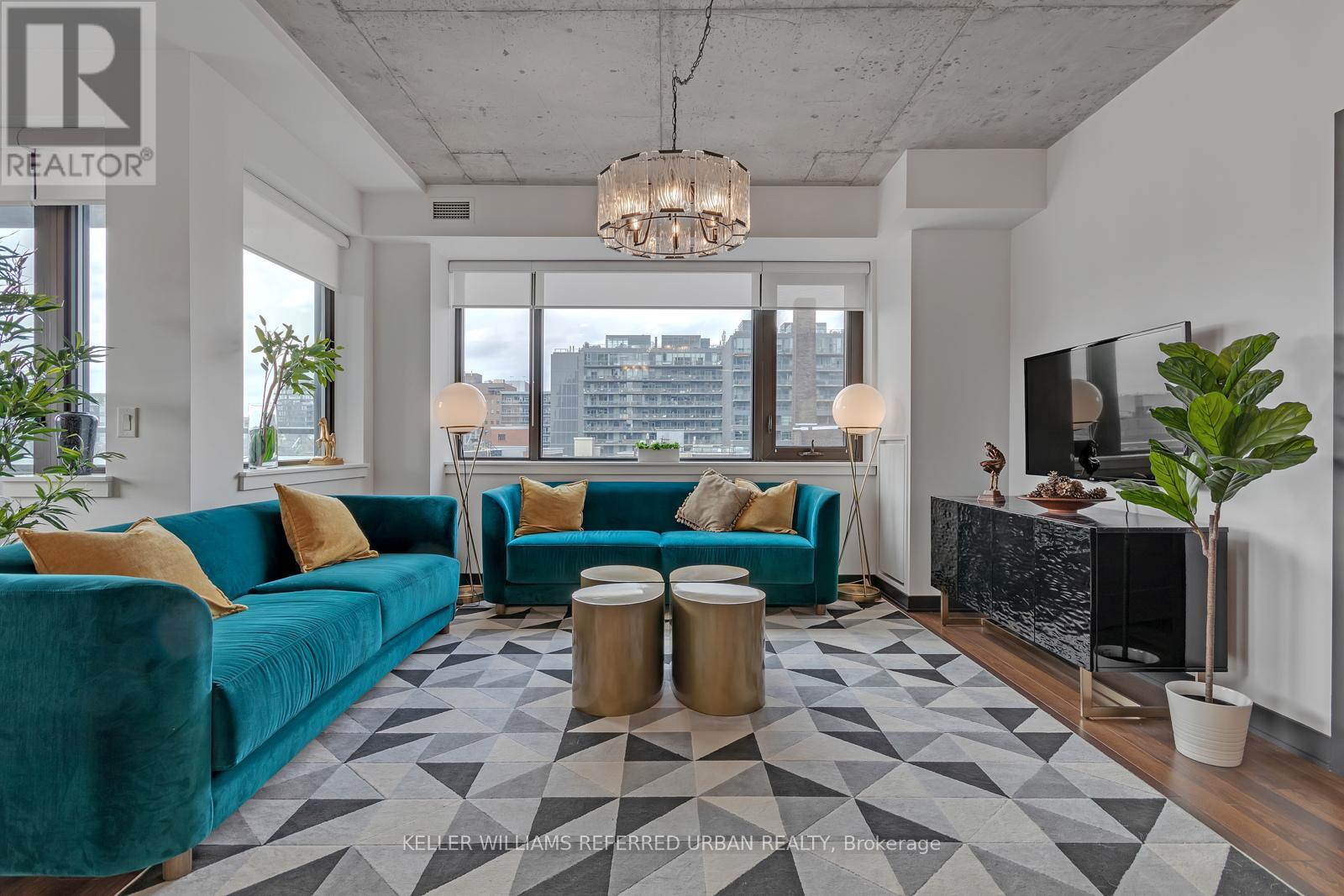 Listing photo of 710 - 400 WELLINGTON STREET W