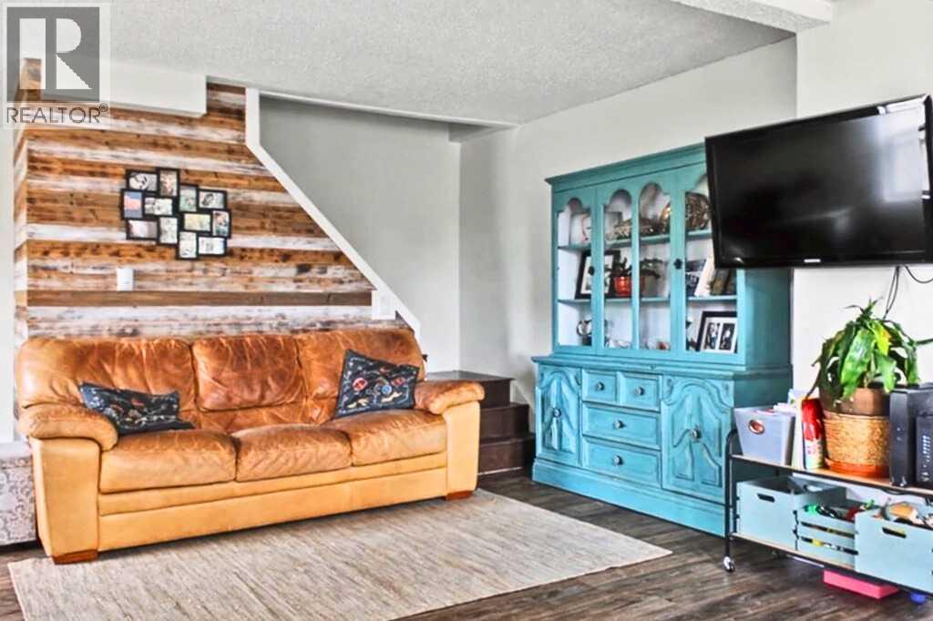 10132 106 Avenue - Photo 4 of 21, Grande Prairie, Alberta