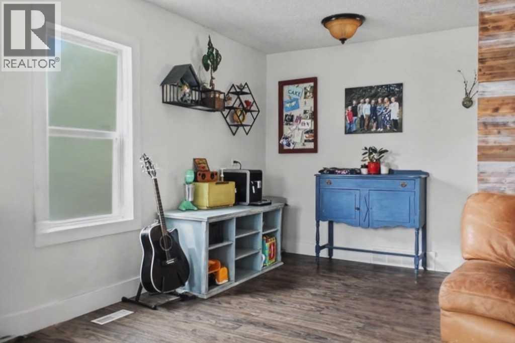 10132 106 Avenue - Photo 5 of 21, Grande Prairie, Alberta