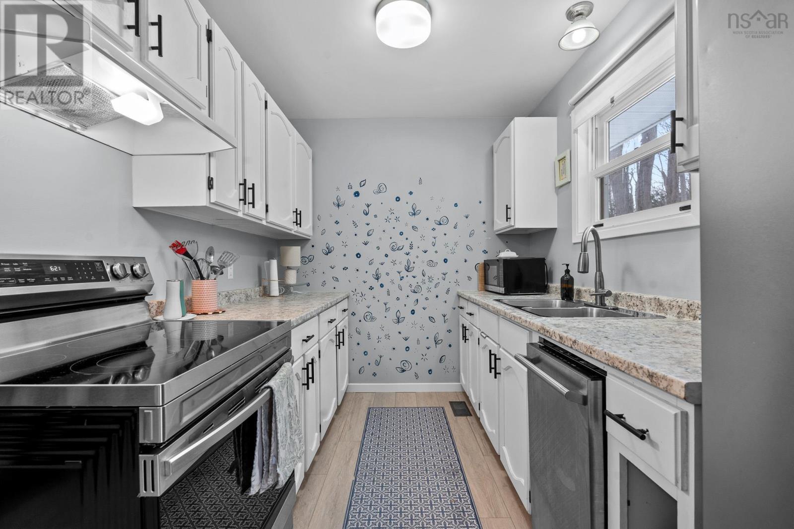 Property 10 of 20 of 346 Lamont Road