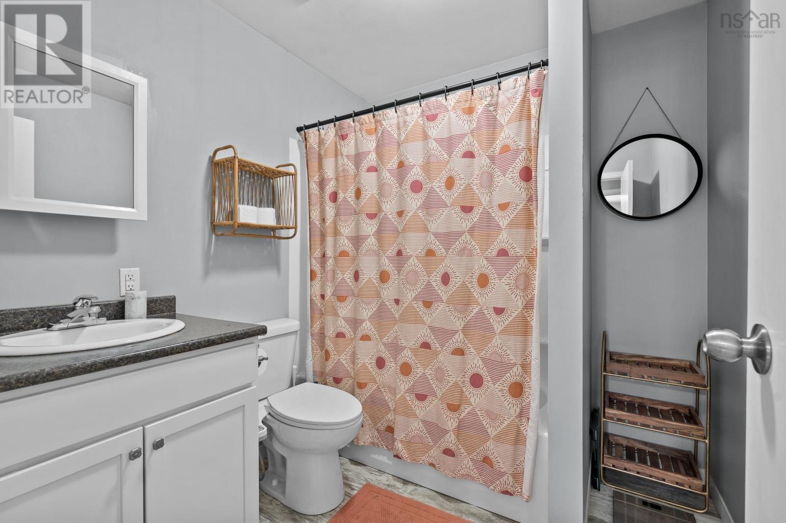 Property 6 of 20 of 346 Lamont Road