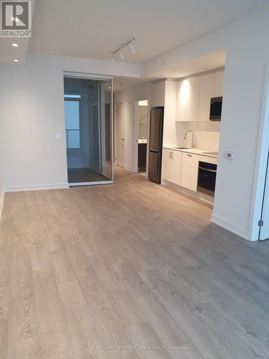 1926 Lakeshore Boulevard West 3905